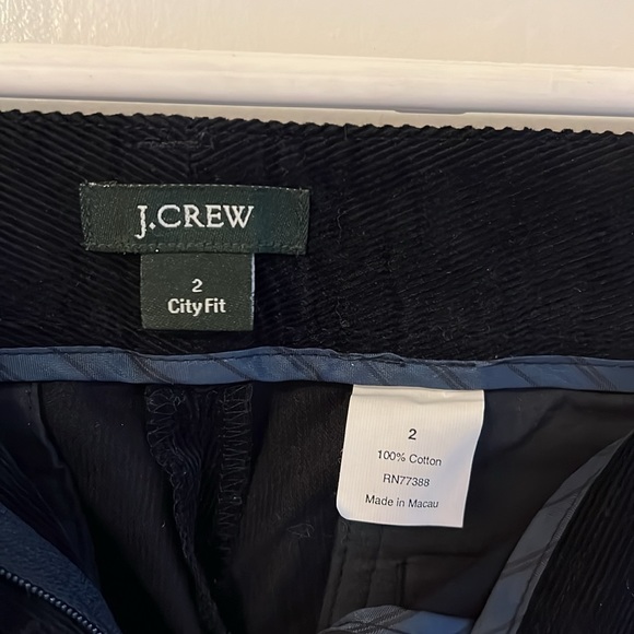 J crew size 2 city fit shorts, corduroy, 100% cotton, made in Macau - Picture 3 of 4
